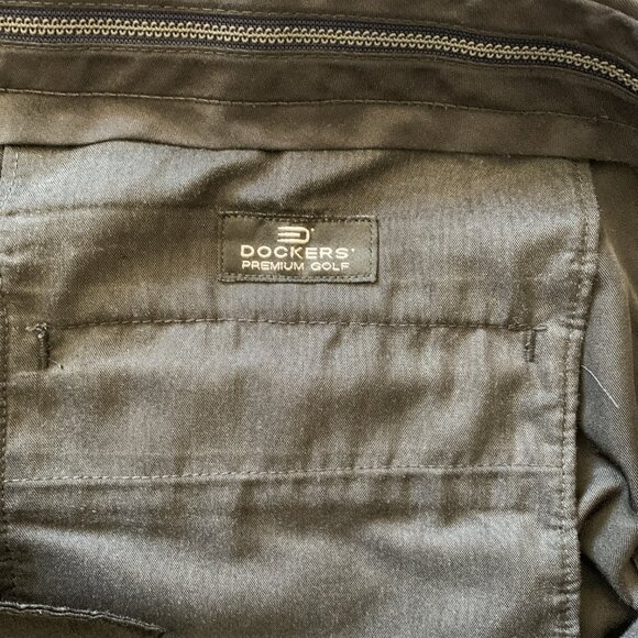 Men's Dockers Premium Golf Shorts - Black - Size 36 - Picture 5 of 16